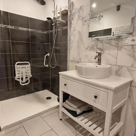 Renove, Centre, Proche Commodites Lejlighed
