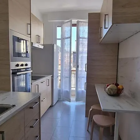 Renove, Centre, Proche Commodites Appartamento