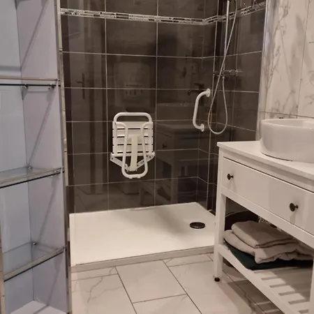 Renove, Centre, Proche Commodites Διαμέρισμα