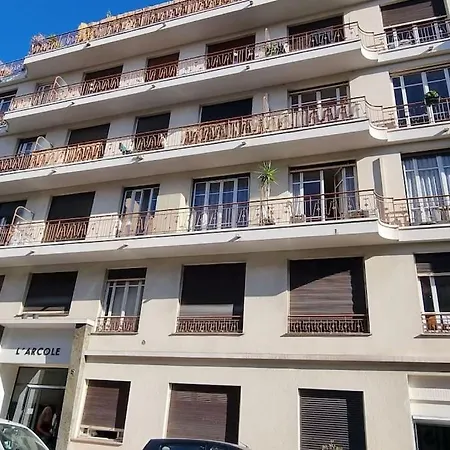 Renove, Centre, Proche Commodites 아파트